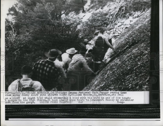 1956 Press Photo Park Ranger Rescue Team With Injured Hiker B William Mooney - Historic Images