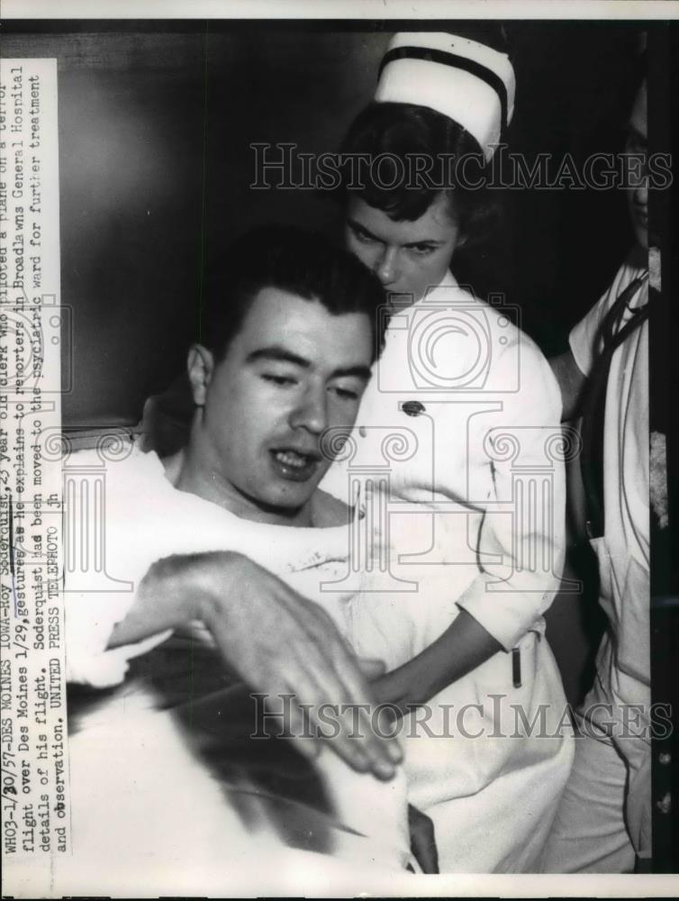 1957 Press Photo Roy Soderquist on a Terror Flight - Historic Images