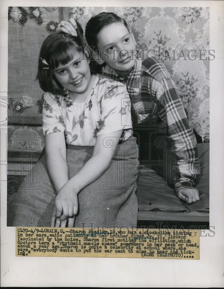 1952 Press Photo Sharon Headley has a clock-like ticking on ears, rythmic muscle - Historic Images