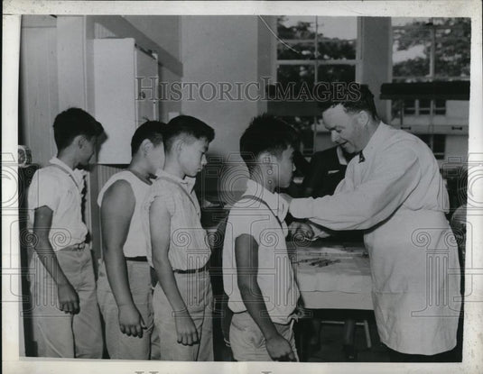 1942 Press Photo Honolulu when 16 cases of typhoid showed up in Washington - Historic Images