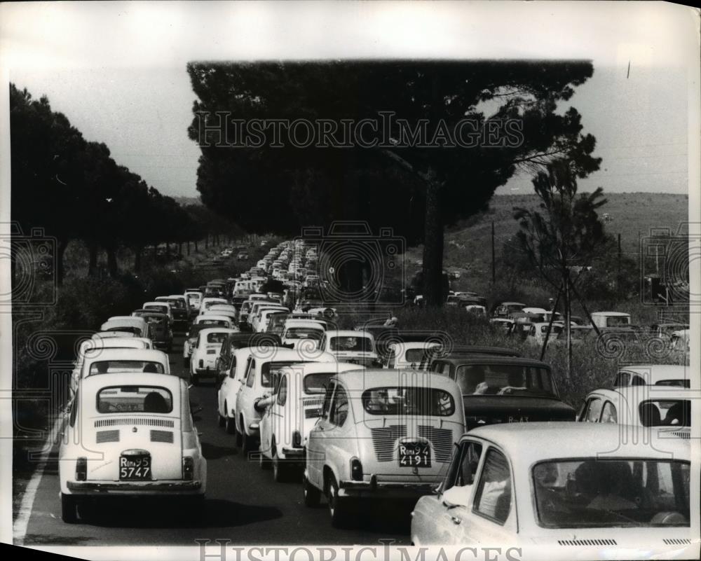 1969 Press Photo Transportation Strike Causes Traffic Jams In Rome - Historic Images