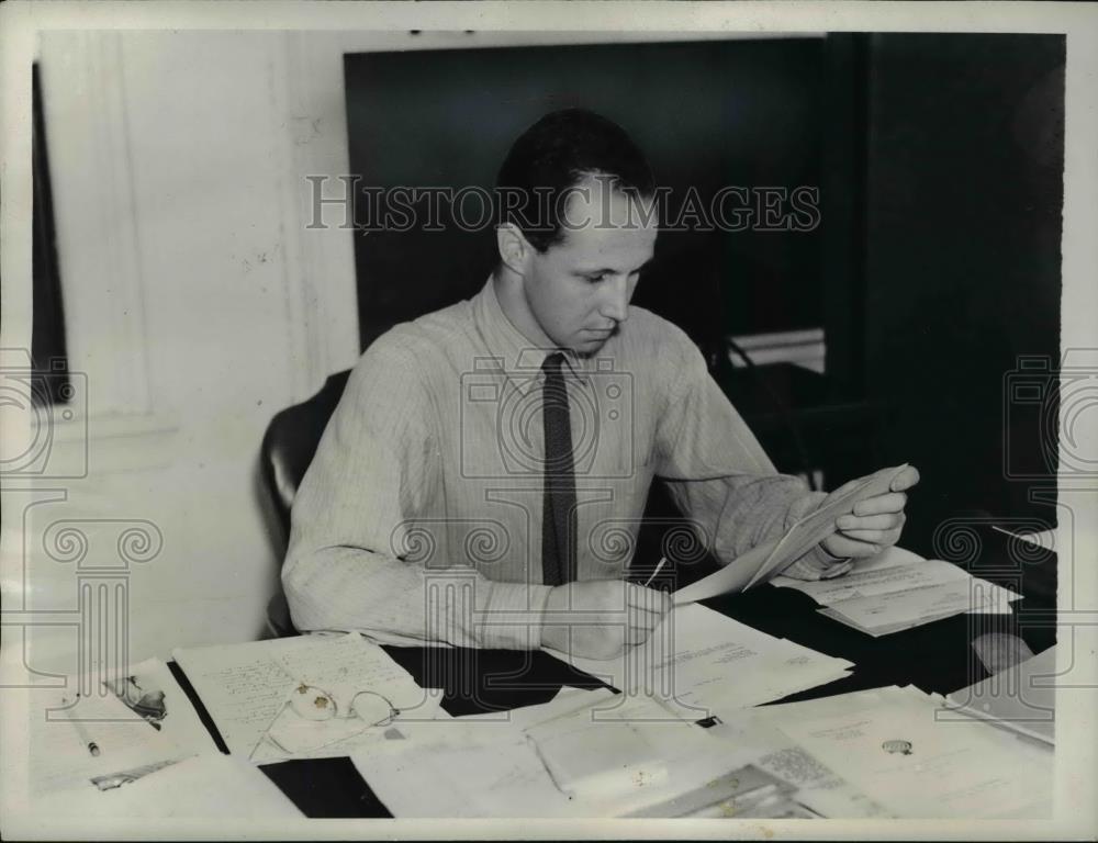 1937 Press Photo Ralph Hetzel Sec to John Lewis head of CIA - Historic Images