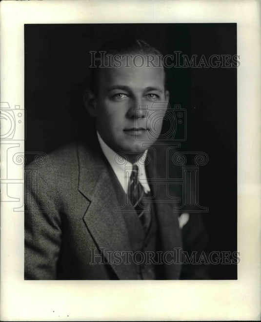1943 Press Photo V W Fries Vice President of White Motor Co Cleveland Ohio - Historic Images