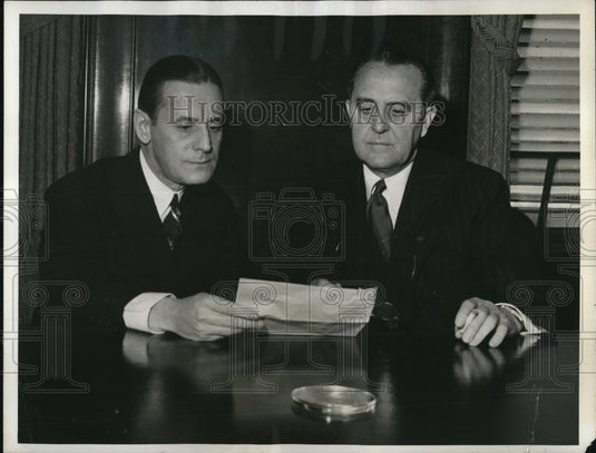 1942 Press Photo Harvey S.Firestone Jr. and Niles Trammel inaugurates TV series - Historic Images