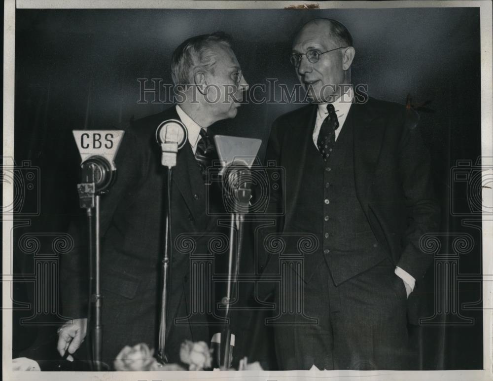 1938 Press Photo Alfred R. Sloan, Jr. And Charles F. Kettering Discuss Motorcar - Historic Images