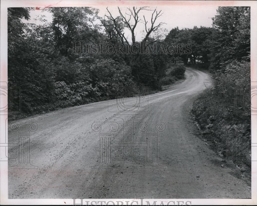 Undated Press Photo Reese Road in East lake detour for lake Shore - Historic Images