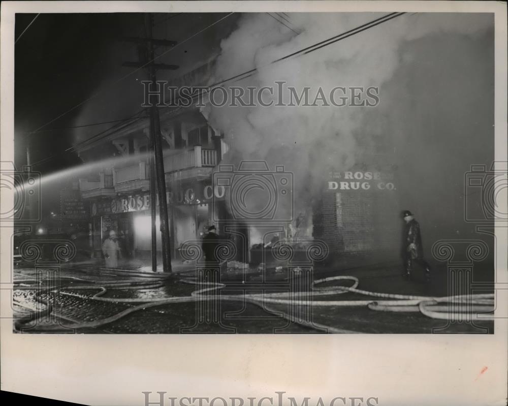 1952 Press Photo Aftermath of Fire - Historic Images