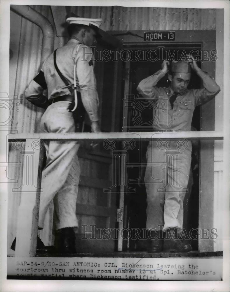 1954 Press Photo CPL Dickenson leaving the courtroom where he testified - Historic Images