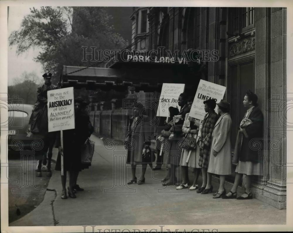 1948 Press Photo Cleveland Ohio Alvanley Johnston Park Lane Villa Engineers - Historic Images