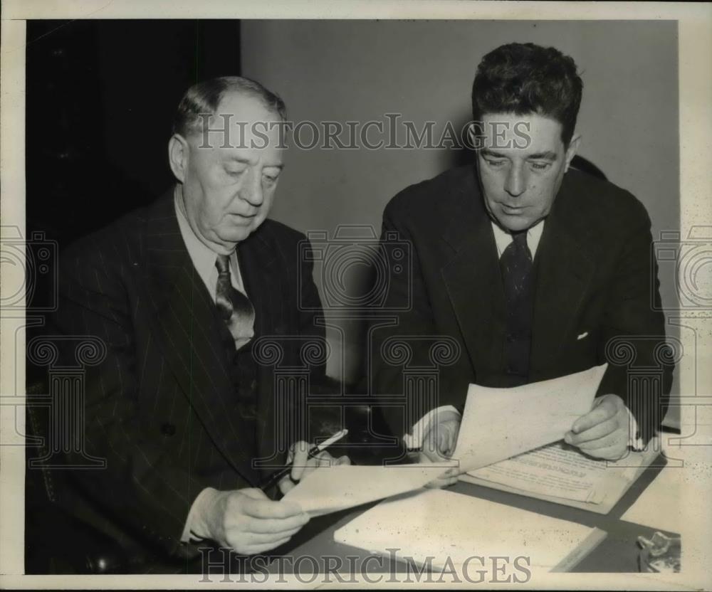 1939 Press Photo Representative John Cochran with Representative Lindsay Warren - Historic Images