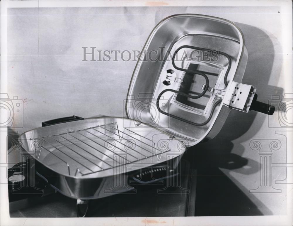 1964 Press Photo An electric frying apliance on display - Historic Images