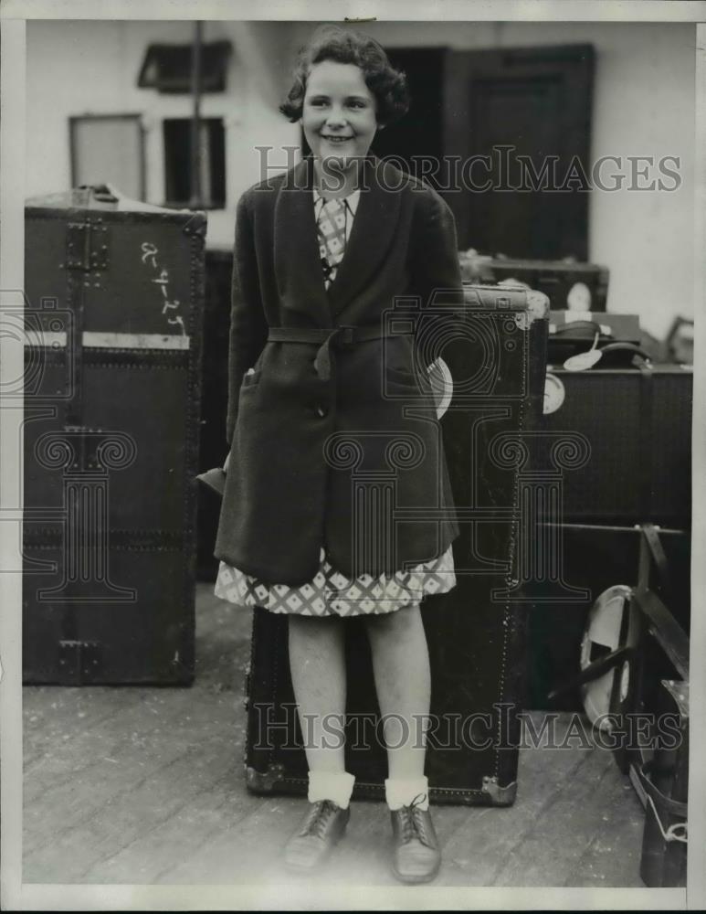 1933 Press Photo Virginia Strove aboard SS Santa Elisa is 9 year old author - Historic Images