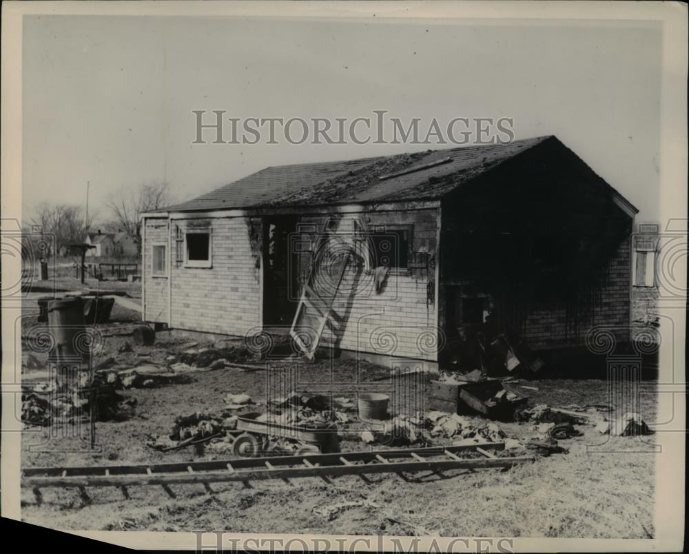 1950 Press Photo Edgewood Ill this shell was all that was left of Mr &amp; Mrs Verl - Historic Images