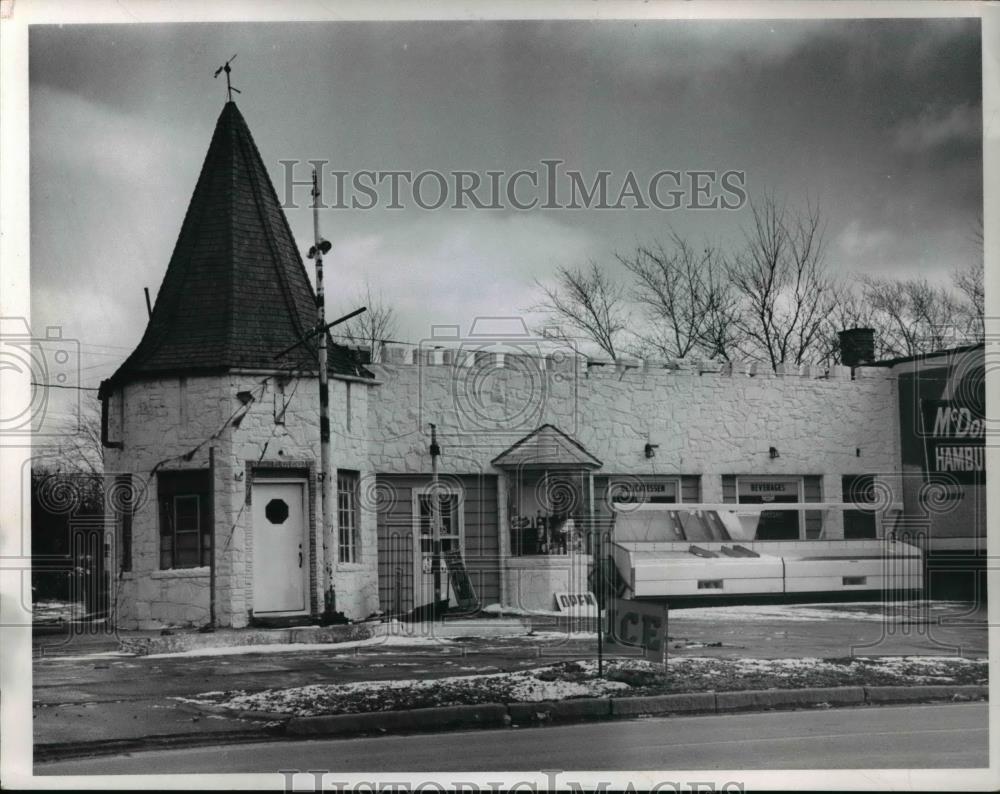 1967 Press Photo The Lakeshore Boulevard turned into Delicatessen - Historic Images