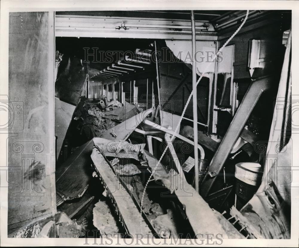 1951 Press Photo Wreckage of two streamliner head on crash at Woodstock Alabama - Historic Images