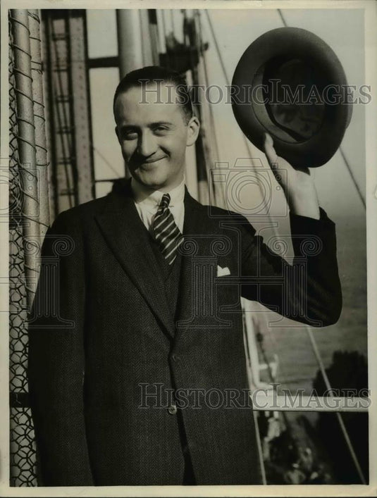 1930 Press Photo Engineer Vladimar Saluta arriving at New York - Historic Images