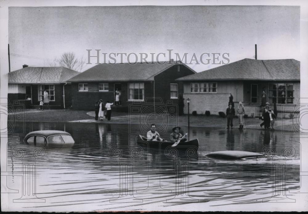 1956 Press Photo The flash floods after the several days of heavy rains - Historic Images