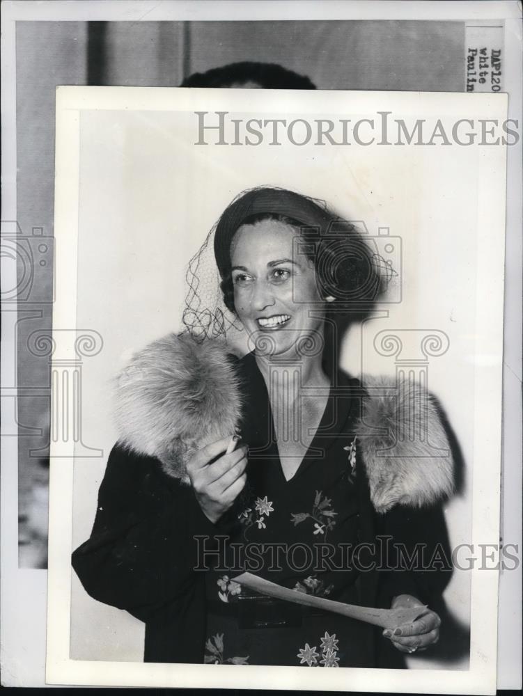 1961 Press Photo Portrait of a woman - Historic Images