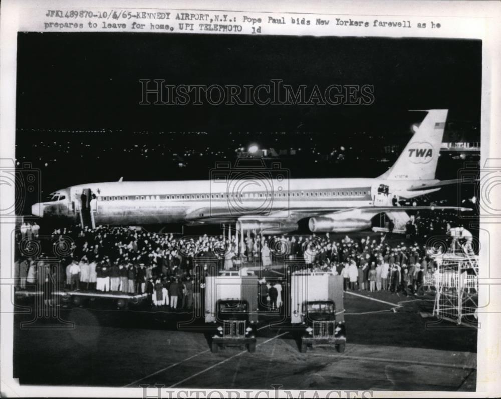 1965 Press Photo Pope Paul VI Says Goodbye Departing Kennedy Airport, New York - Historic Images