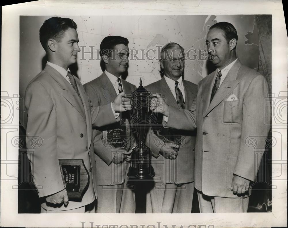 1951 Press Photo Walter Jacobs, president of Hertz Driv-Ur-Self System, Inc. - Historic Images