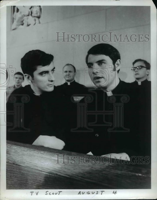 1969 Press Photo John Chateau with Dedtroit Catholic Seminarians - Historic Images