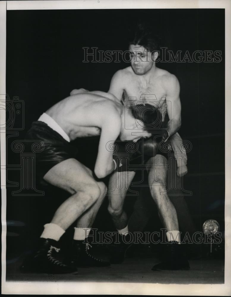 1941 Press Photo Fighters, Lou Salica and Tommy Forte for the Bantamweight title - Historic Images