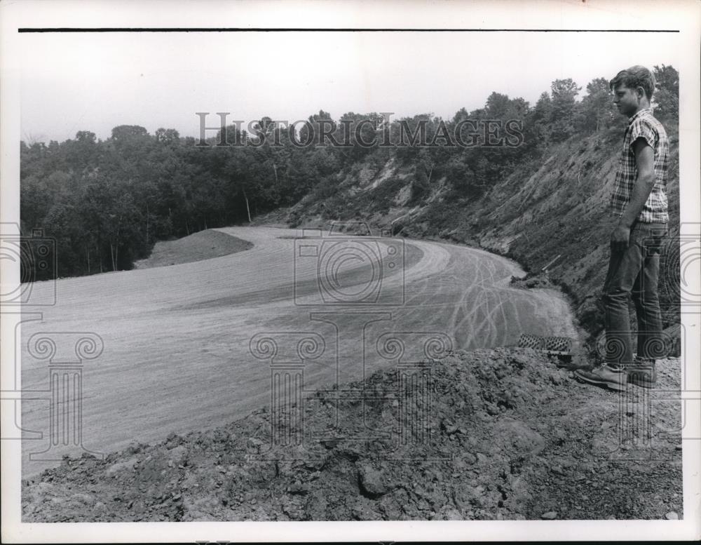 Press Photo Metrop Park proposed ski area near Sleachcomb hill - Historic Images