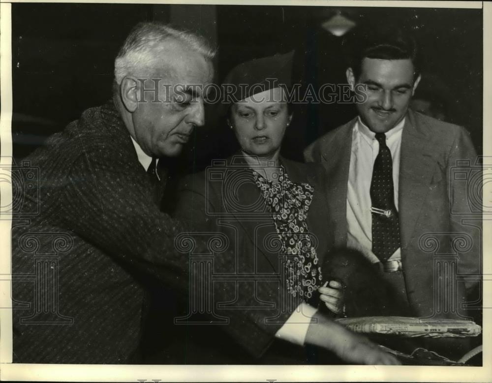 1938 Press Photo MIami Fla Mr &amp; Mrs Carl a Sylvester of Boston and Rio de Janeir - Historic Images