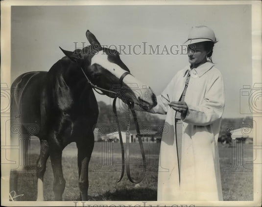 1935 Press Photo Miss Evelyn Walker at the National Capital Horse Show - Historic Images
