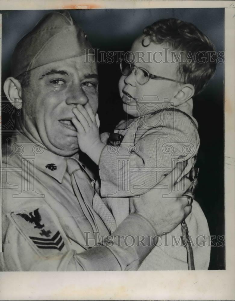 1950 Press Photo Robert Nicholson and son - Historic Images