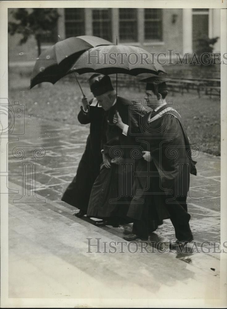 1930 Press Photo Cardinal Patrick Hayes Before Service at Manhattan College - Historic Images