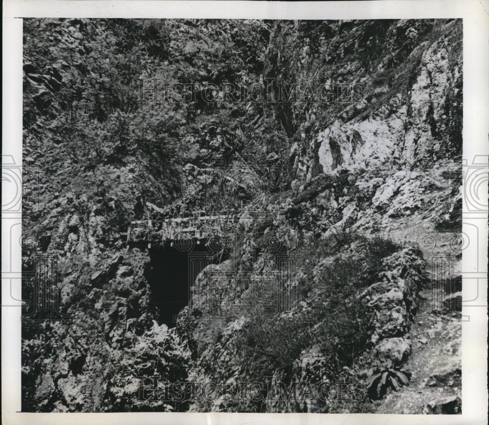 1944 Press Photo The headquarters for the Yugoslav leader of Partisan Forces - Historic Images