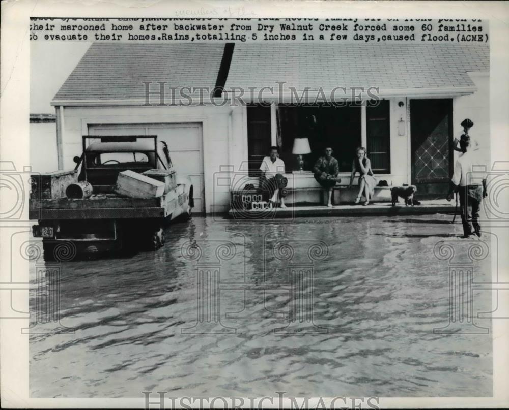 1950 Press Photo Dry Walnut Creek floods cause evacuations - Historic Images