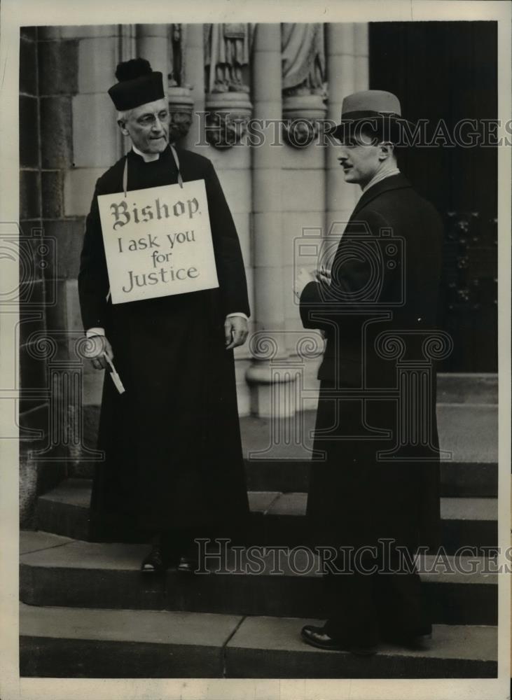 1931 Press Photo Reverend Eliot White picketing at St. John the Divine - Historic Images