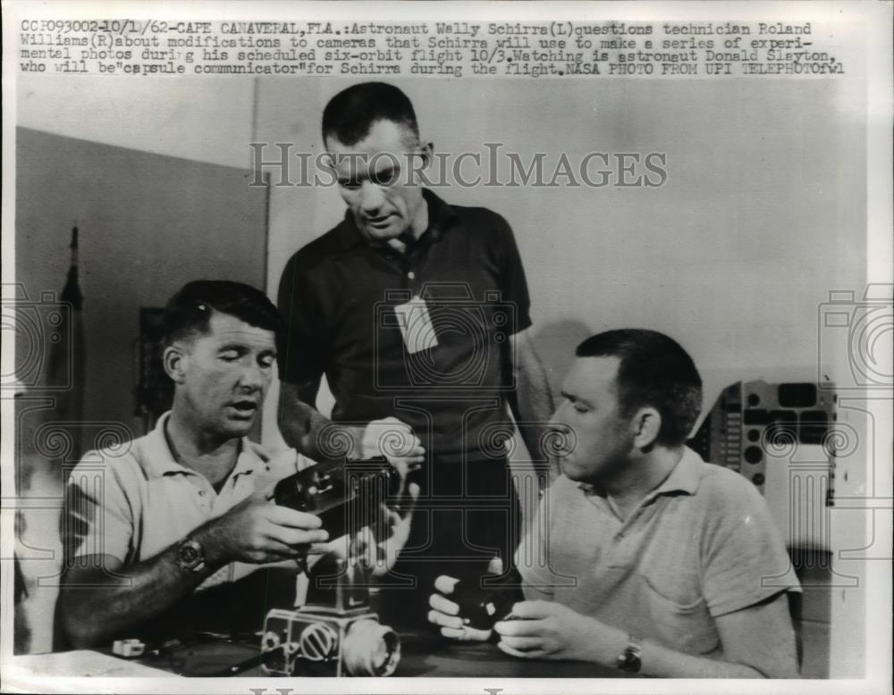 1962 Press Photo Astronauts Wally Schirra (L) &amp; technician Roland Williams (R) - Historic Images