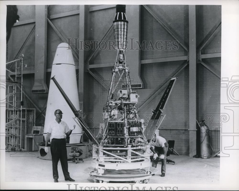 1961 Press Photo Details of Ranger 1, Its Solar Cell Paddles are Extended - Historic Images