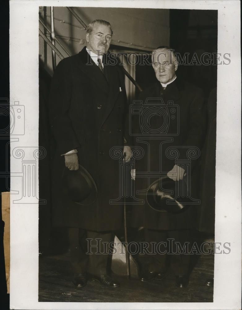 1932 Press Photo Cardinal Hayes, Marquis George MacDonald Sails for Bahamas - Historic Images