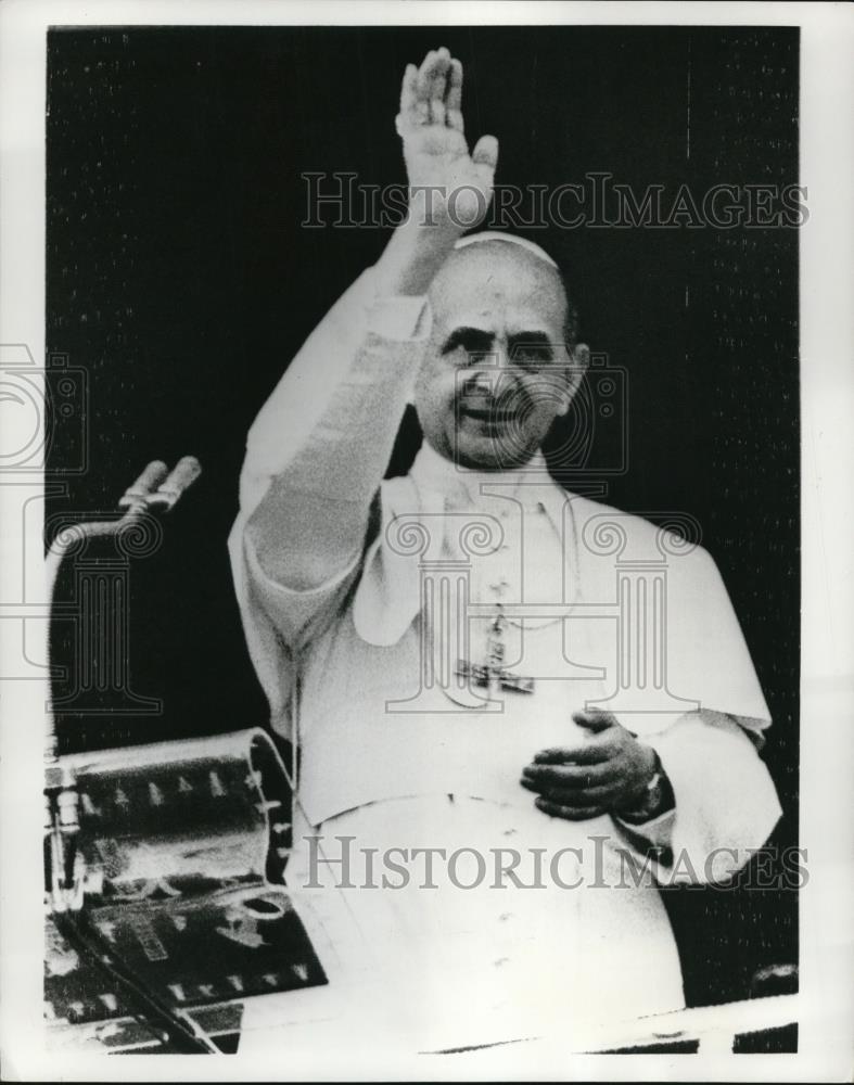 1965 Press Photo VCasteloandolfo Italy Pope Paul VI blessings - Historic Images