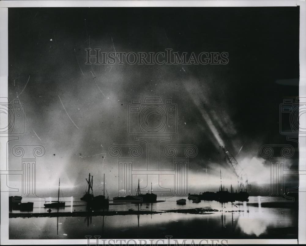 1934 Press Photo Portsmouth England HMS Nelson &amp; HMS Hood celebrate - Historic Images