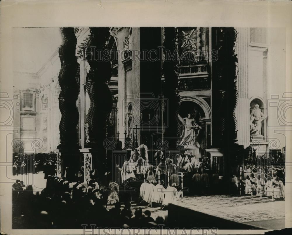 1929 Press Photo High Mass in St. Peter's on Ascension Day - Historic Images