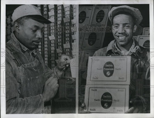 1941 Press Photo Willie Mayweather and brother, Floyd at the Swift & Company - Historic Images