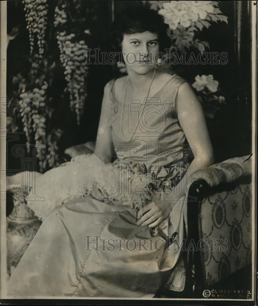 1927 Press Photo Miss Emily Dial, daughter of Sen. Nathaniel Dial of S. Carolina - Historic Images