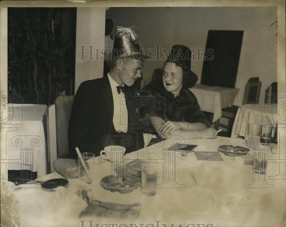 1935 Press Photo Daniel Lynch, Katherine Barker Celebrate New Year&#39;s Eve - Historic Images