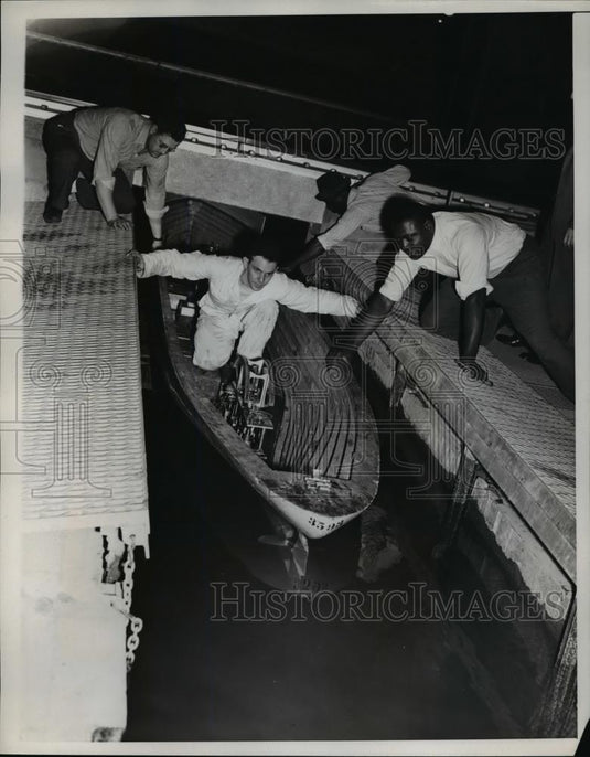 1941 Press Photo U.S. Naval about to start towing test - Historic Images
