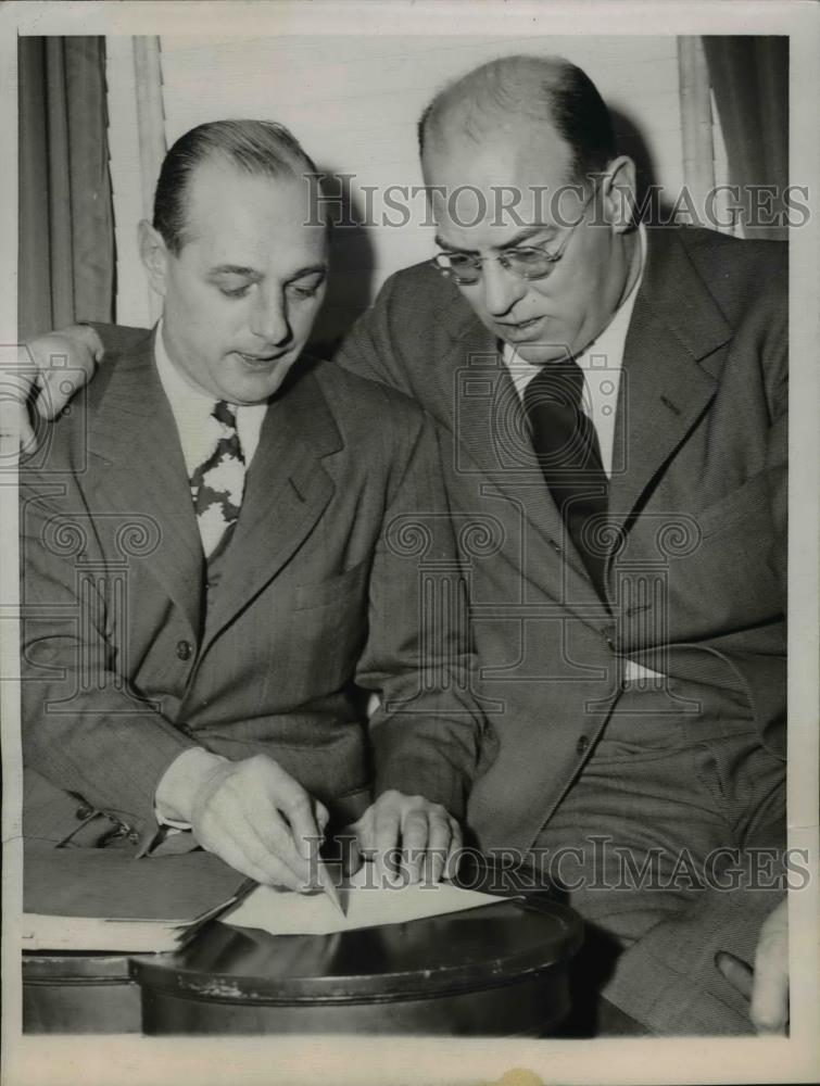 1944 Press Photo Harry Stuhldreher &amp; Ray Eliott Meeting of Western Conference - Historic Images