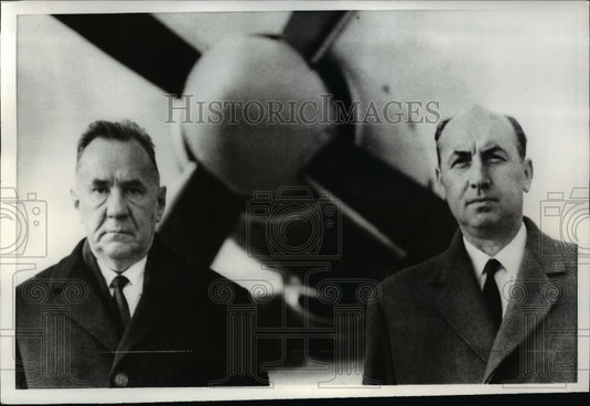 1968 Press Photo Two Premiers' Head Delegation - Historic Images