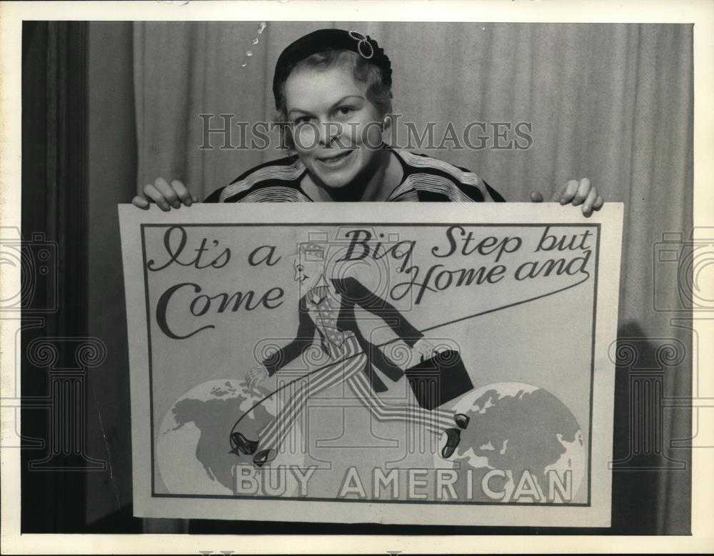 1933 Press Photo Analouise Turner commercial artist shows drawing with Uncle Sam - Historic Images