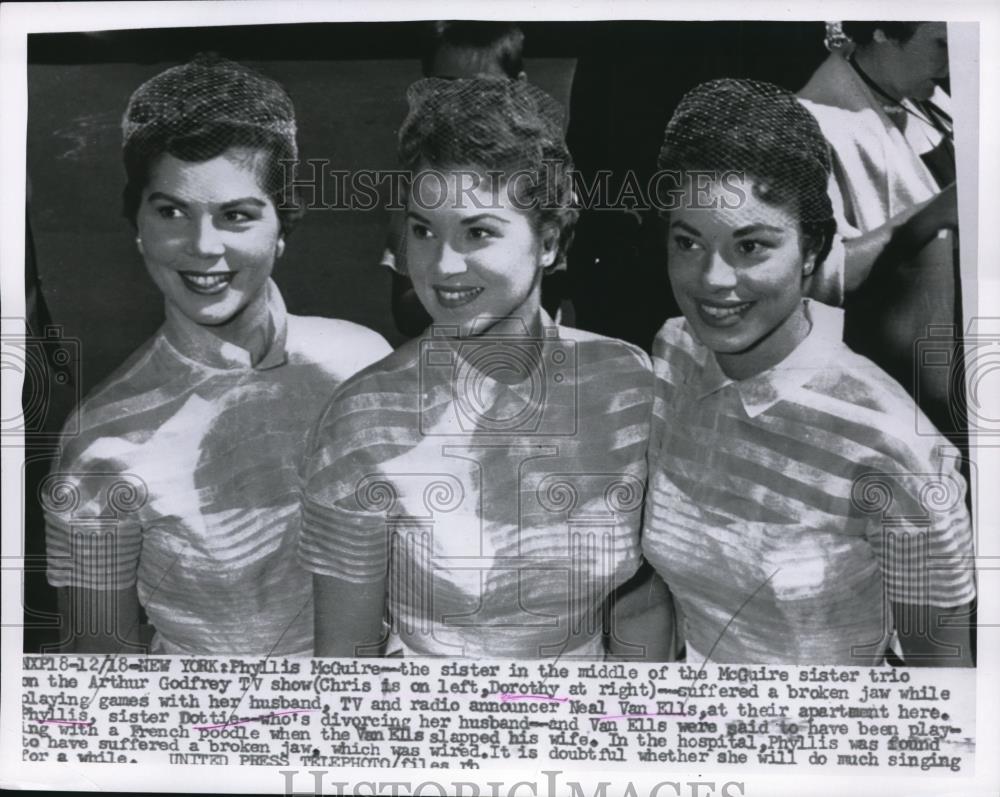 1955 Press Photo Phyllis, Chris, &amp; Dorothy McGuire of Arthur Godfrey TV show - Historic Images