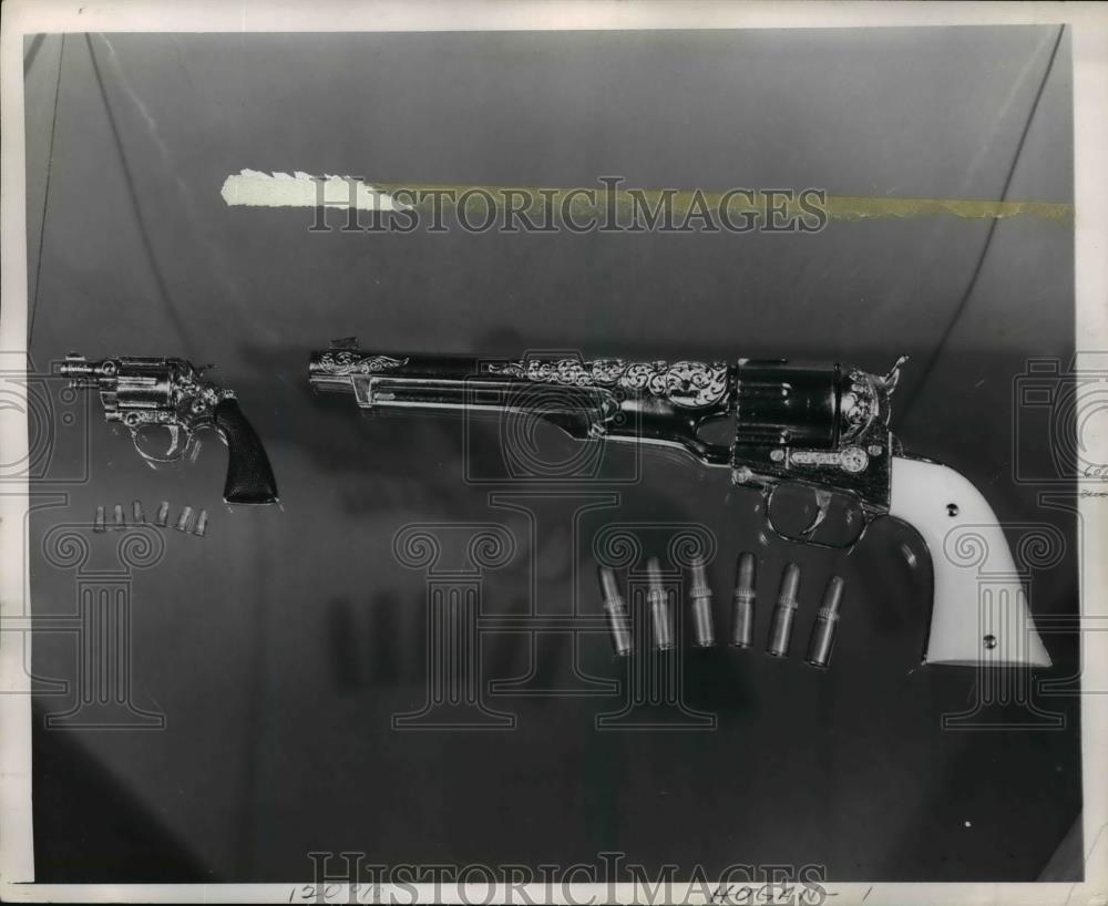 1960 Press Photo Two Gun Revolver - Historic Images