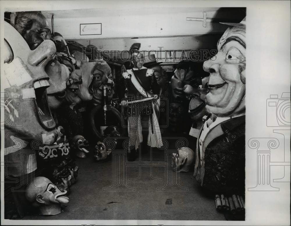 1961 Press Photo Everyone is getting ready for the Annual Mainz Carnival season - Historic Images